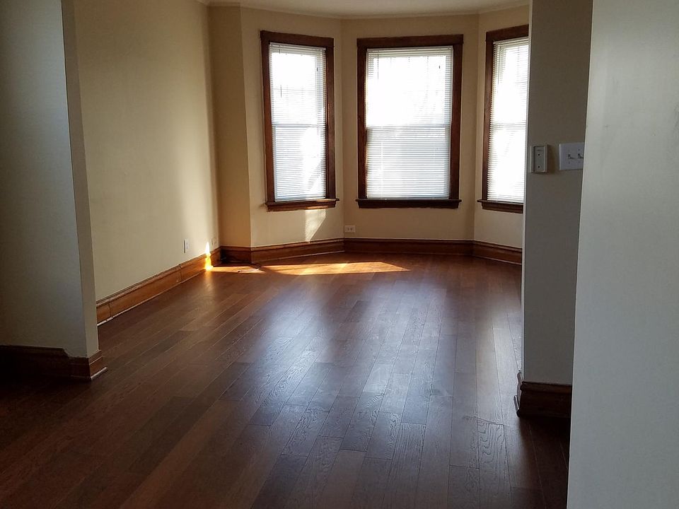 2nd image of 2218 W Barry Ave #2