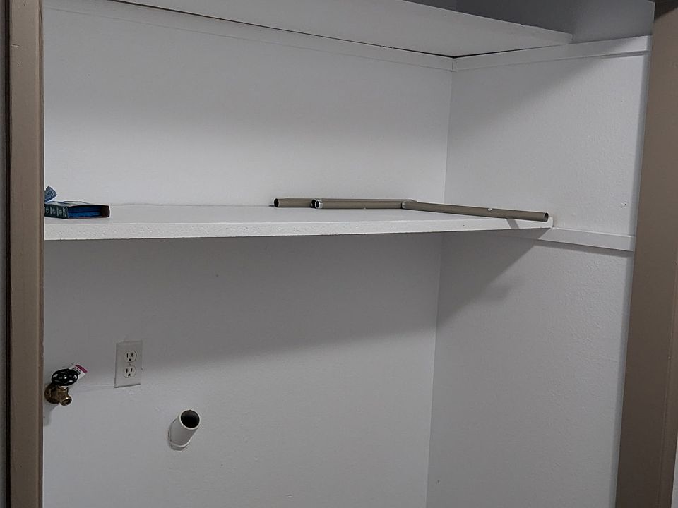 Washer & Dryer hook-up