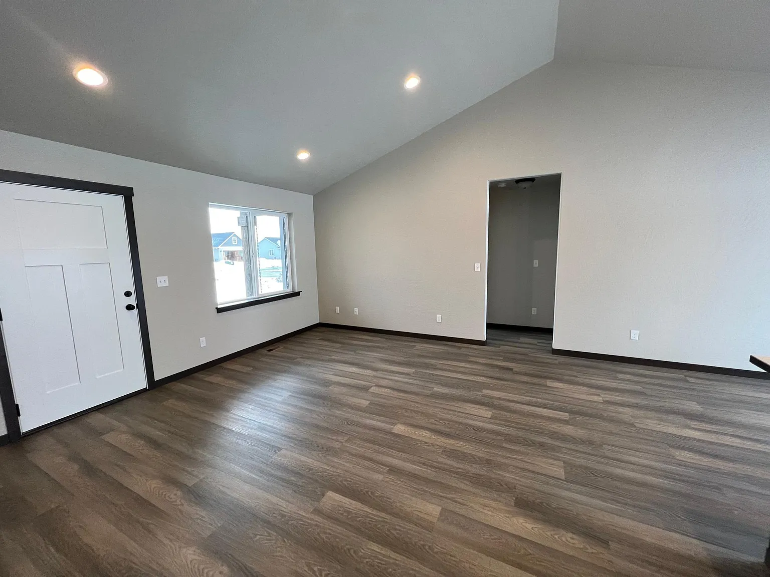 3 bed, 1245 sqft, $2,295 — Photo 4