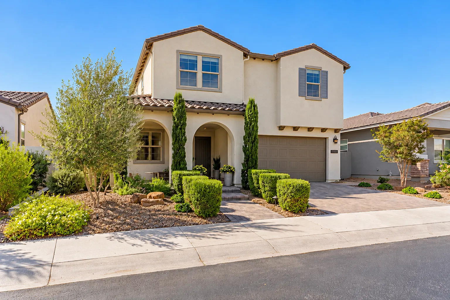 3 bed, 2.5 bath, 2721 sqft, $4,500 — Photo 1