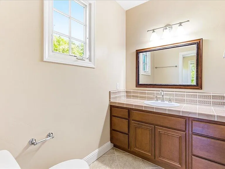 4698 Granada Way — Photo 33