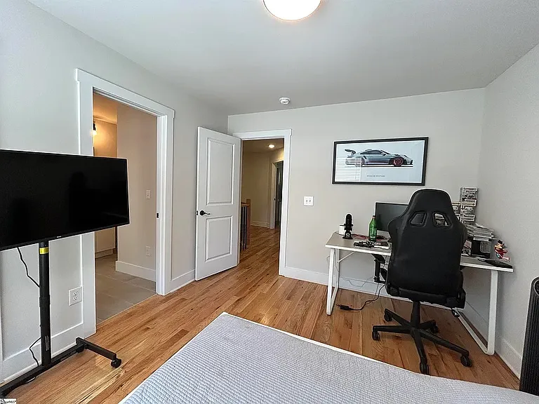 229 Marshland Ln — Photo 5
