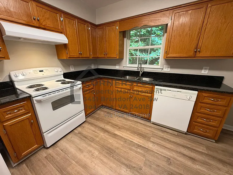 1662 McCauley Ave — Photo 3