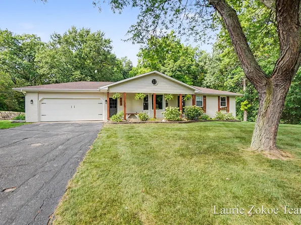 7613 Leonard St, Coopersville, MI 49404