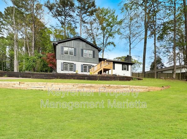 651 Inglis Dr SE