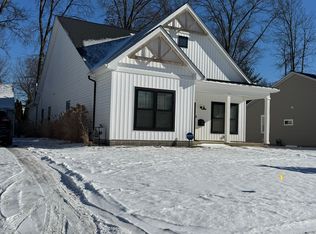 205 Sunset Rd, Avon Lake, OH 44012