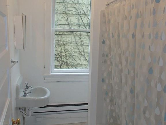3rd image of 116 Kingston Pl #2