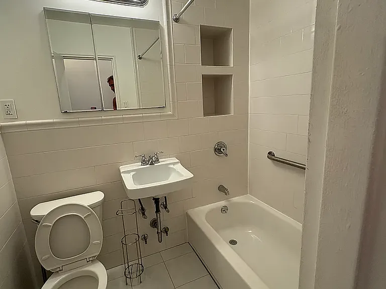 124 E 85th St #5R — Photo 20