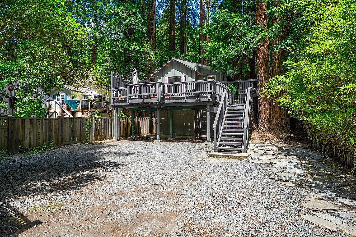 17350 Riverside Drive - Photo 2