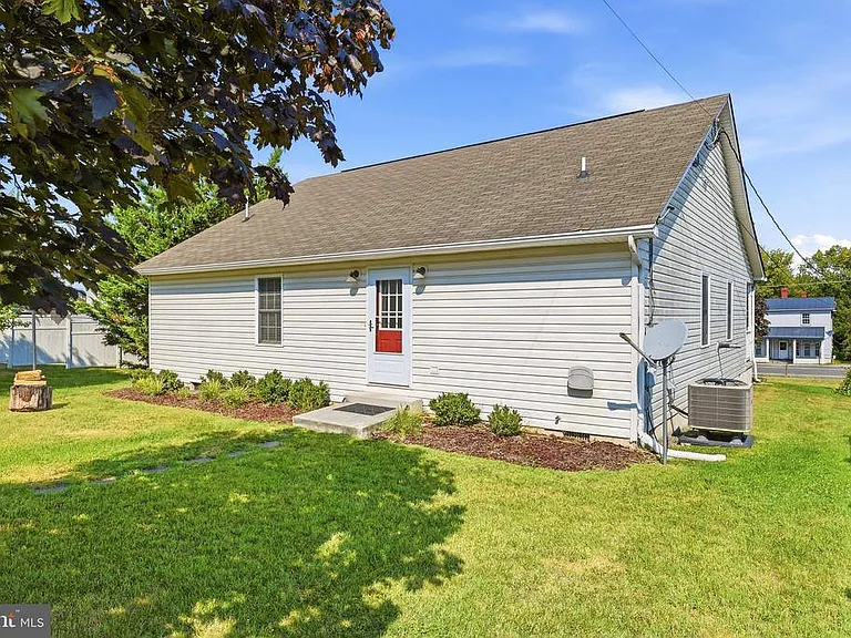7984 Main St — Photo 33