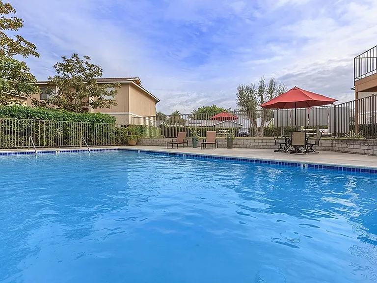 Lamar Garden Townhomes — Photo 42