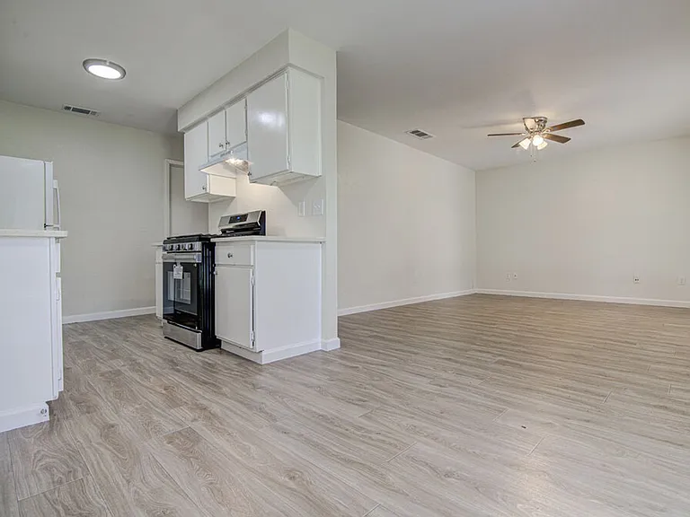 5301 Indio Cir — Photo 14