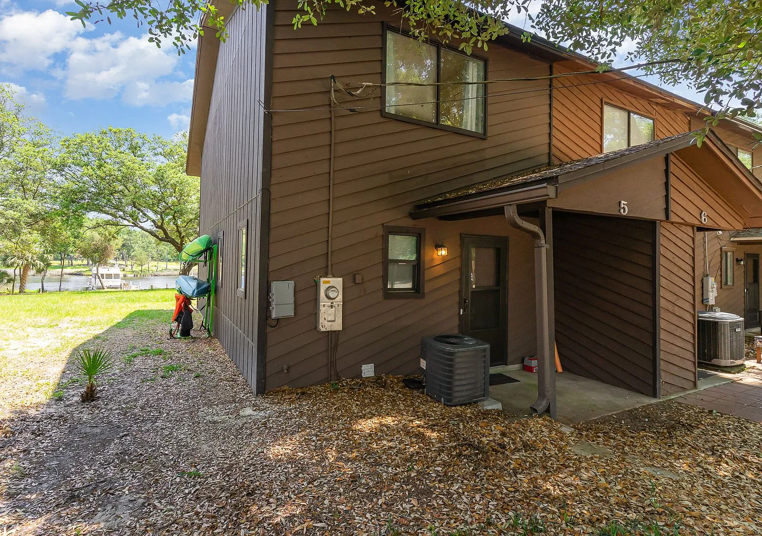 Waterfront Boatdock | Fully Furnished | Utilities Included | Minutes From Nas Pensacola — Photo 1