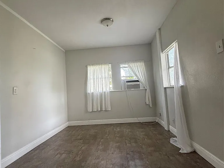 2121 Avenue K #DOWN — Photo 14