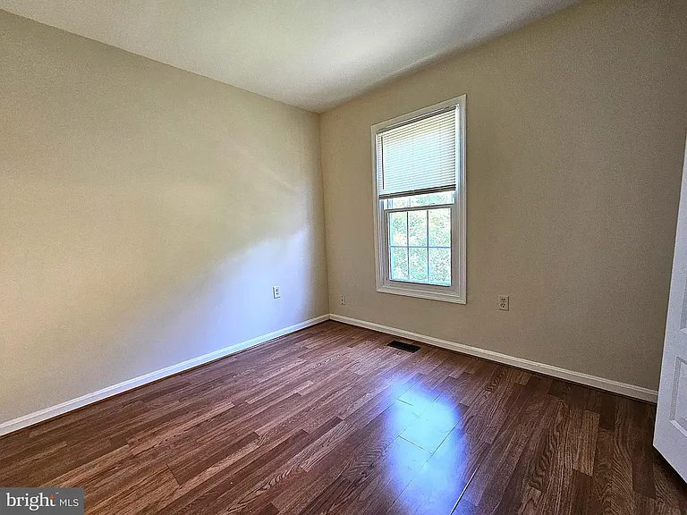 7339 Rokeby Dr — Photo 20