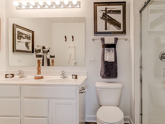 Owner s bath with dual sinks