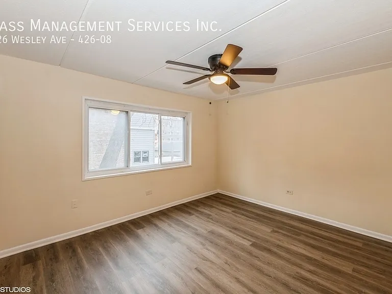 426 Wesley Ave #8 — Photo 2