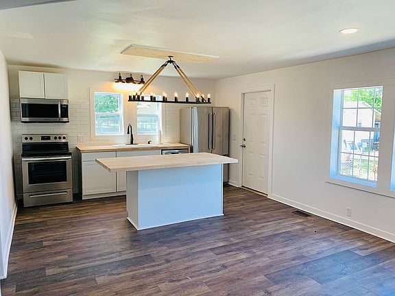 Completely updated kitchen 