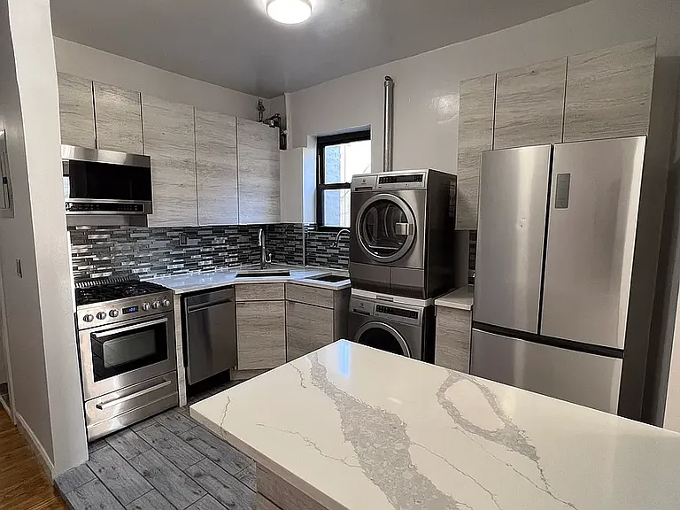 511 W 186th St #E2 — Photo 2