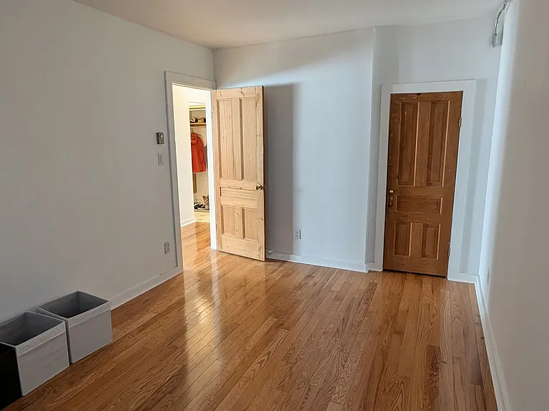 6 Louisa St E #1 — Photo 8