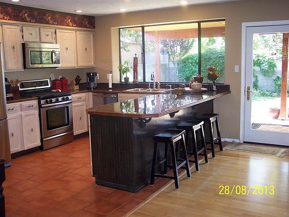 Gleaming Granite tile Island.