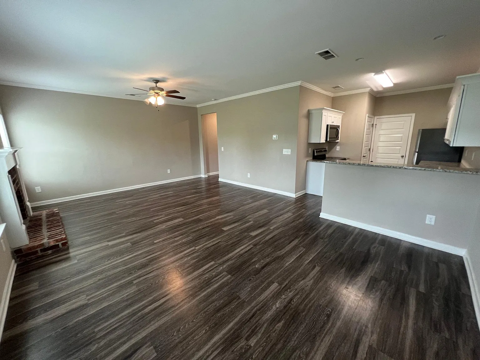 3 bed, 2.5 bath, 1705 sqft, $1,650 — Photo 4