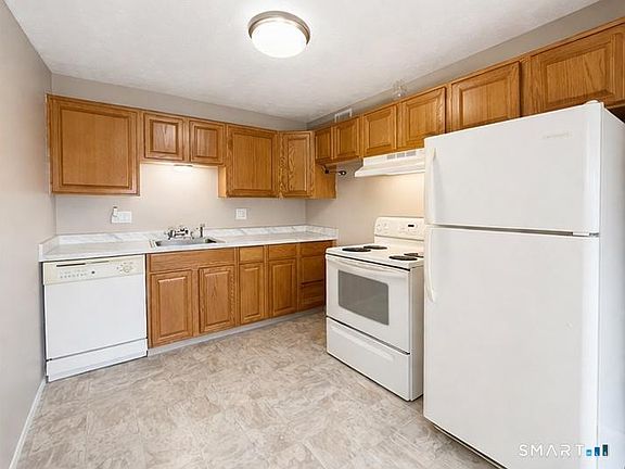 5th image of 210 Towne House Rd