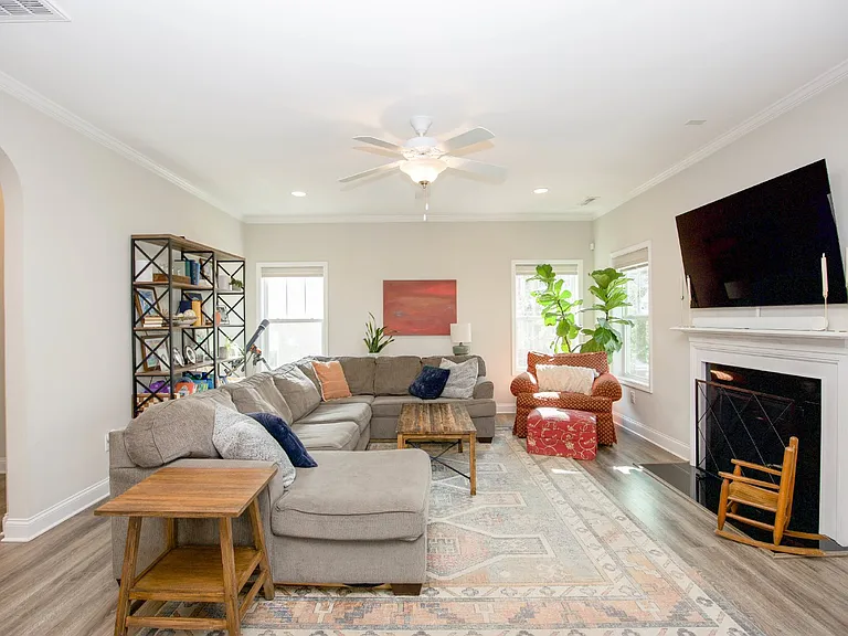 240 Parrish Ln — Photo 19