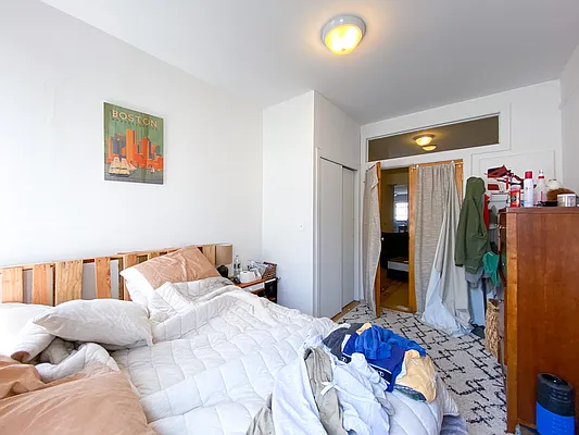 Rented by City Connections Realty | media 2