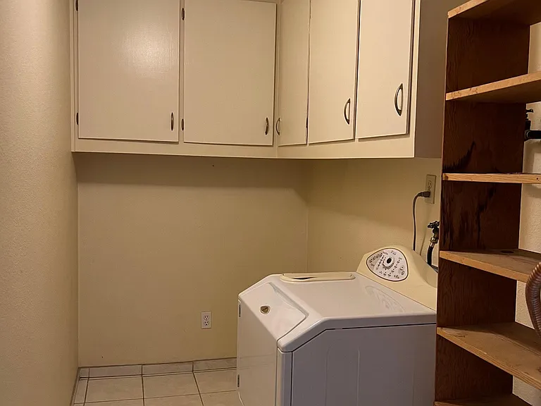 645 Monroe St NE — Photo 7