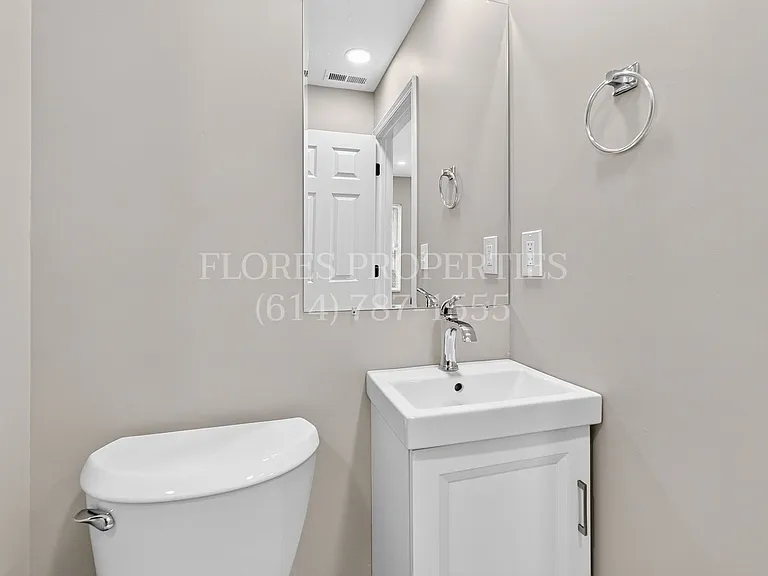 1300 Evaline Dr — Photo 44