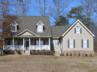 545 Red Fox Dr, Burns, TN 37029