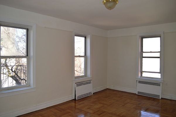 1st image of 868 E 7th St APT 6E