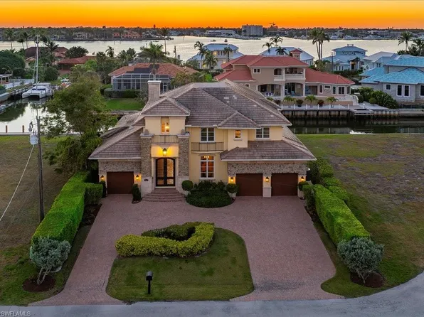 1550 Mullet LN, NAPLES, FL 34102