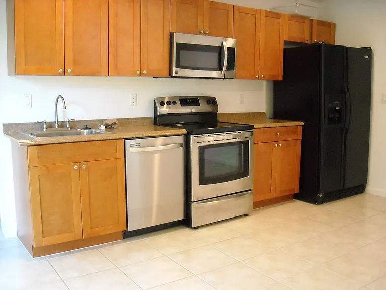 5866 SW 59th St — Photo 3