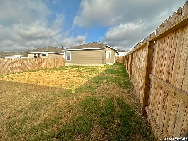 9922 Yellow Lk — Photo 13