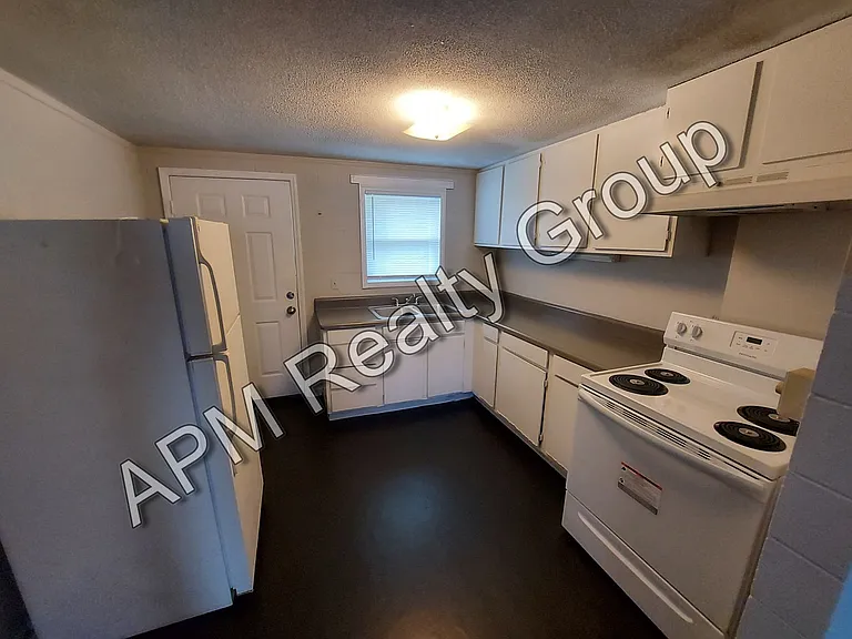 2710A Howell Ct — Photo 4