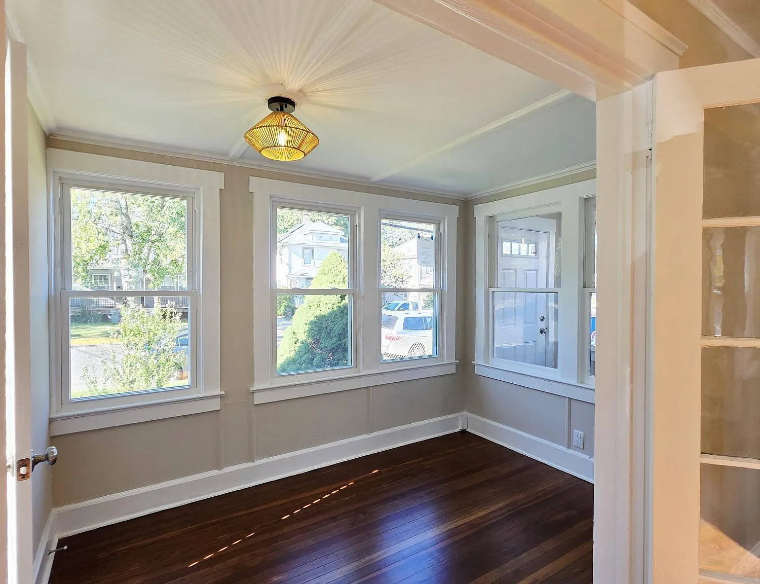 3 bed, 1.5 bath, 1301 sqft, $3,500 — Photo 4