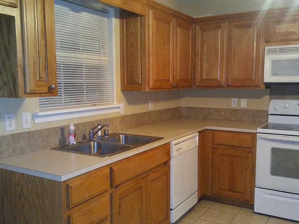 1st image of 3 Pewsey Ln