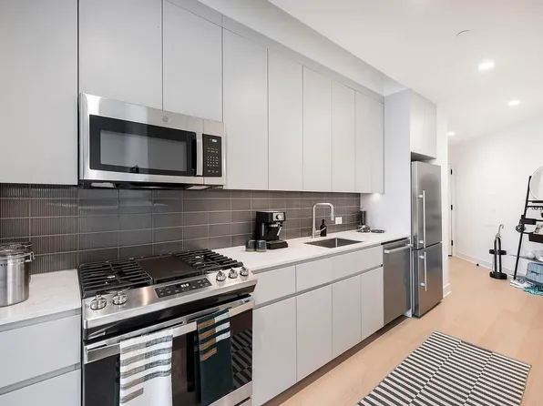 8 Court Sq #8J, Long Island City, NY 11101