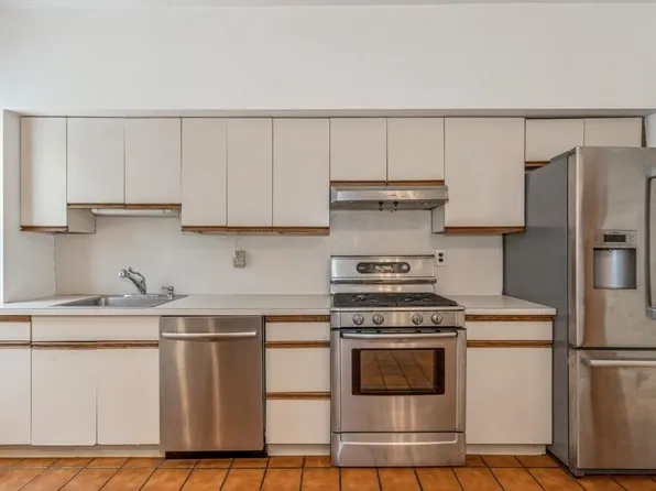 212 Warren Street image 8 of 18