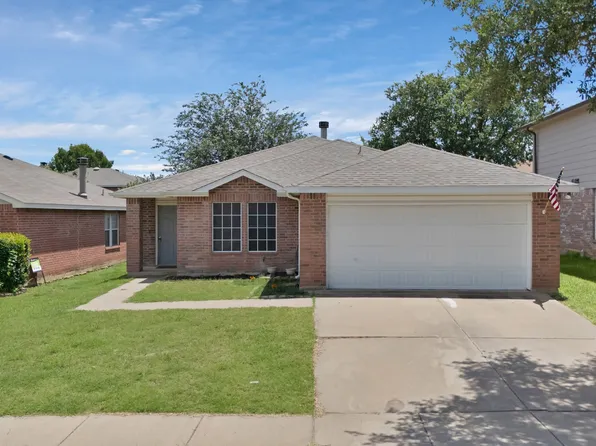 3921 Fox Run Dr, Fort Worth, TX 76123