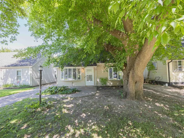 13665 Marvin St, Taylor, MI 48180