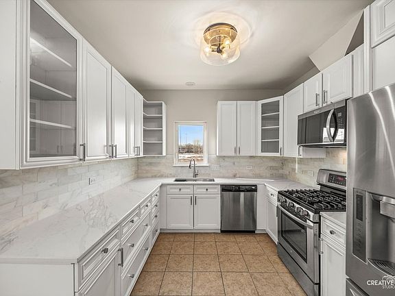 3rd image of 65 E 89th Pl