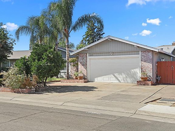 3rd image of 1723 Pecos Cir