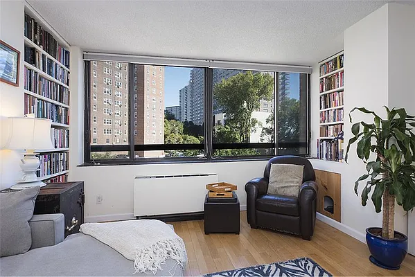 Sold by R New York | media 6