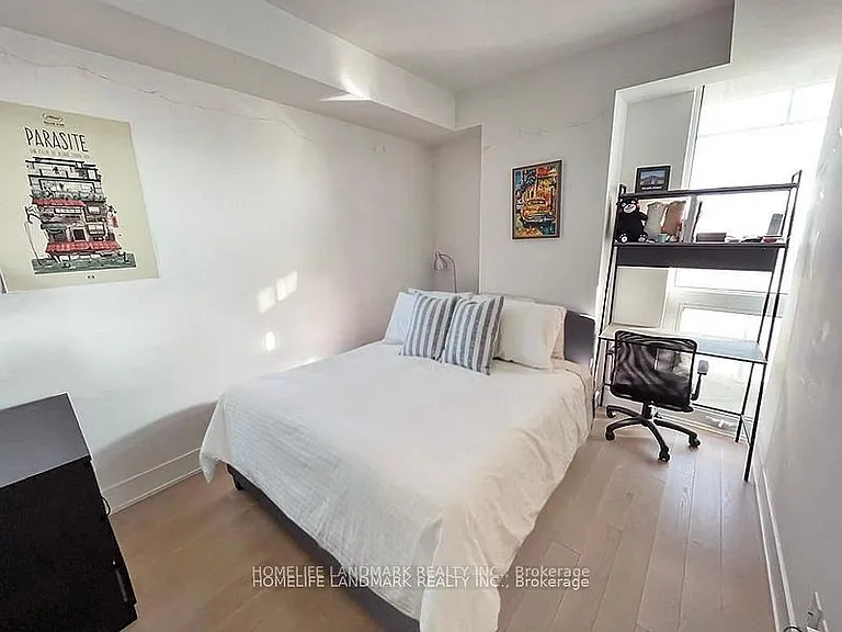200 Bloor St W #1004 — Photo 6