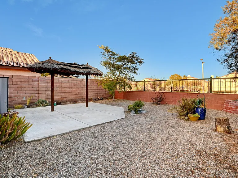 812 Sistine St — Photo 38