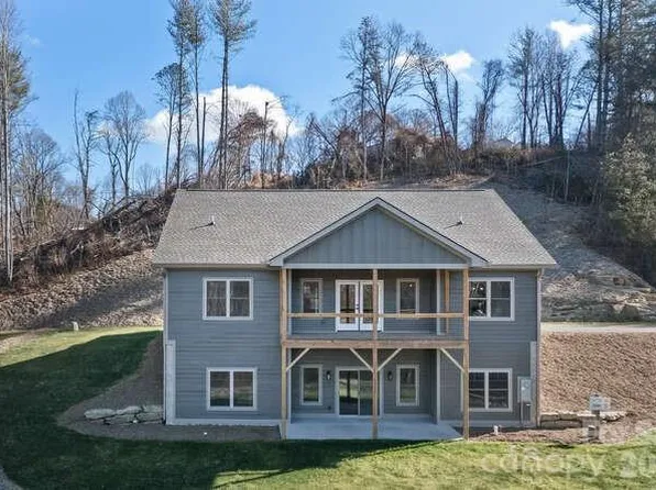 105 Sheila Wynne Dr #8, Fletcher, NC 28732