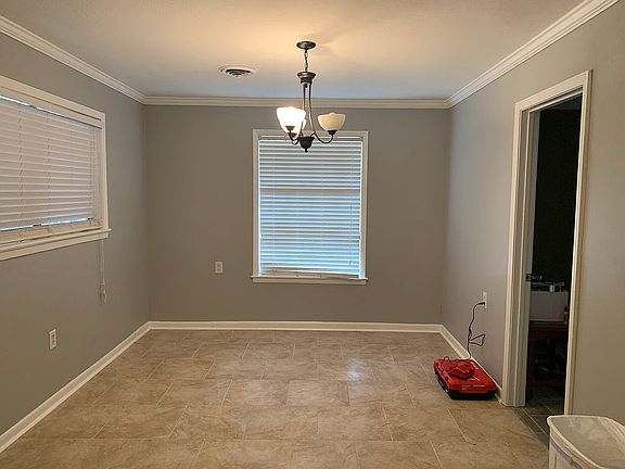 5th image of 174 Kaye Dr